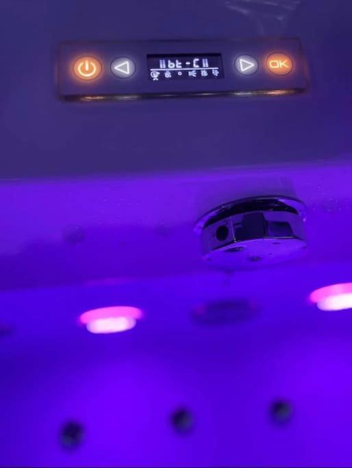 Jeu De Regards - Jacuzzi/Balneo Leilighet Courcouronnes Eksteriør bilde