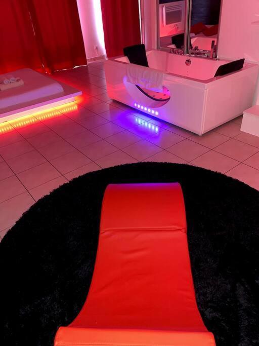 Jeu De Regards - Jacuzzi/Balneo Leilighet Courcouronnes Eksteriør bilde