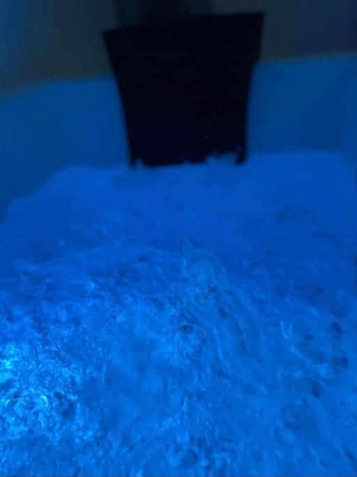 Jeu De Regards - Jacuzzi/Balneo Leilighet Courcouronnes Eksteriør bilde
